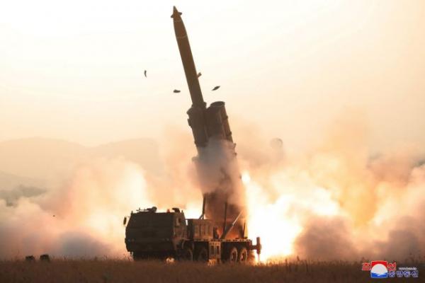 Ανατρέπει τις ισορροπίες ισχύος στην περιοχή η νέα πυραυλική δοκιμή της Βόρειας Κορέας