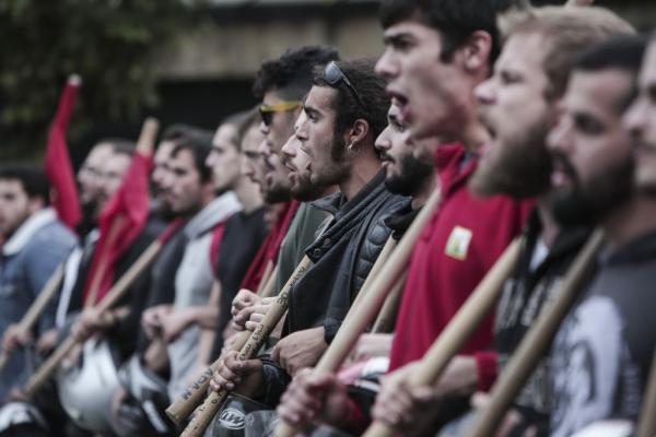 «Πότε θα κάνει ξαστεριά» τραγουδούν οι διαδηλωτές στην πορεία του Πολυτεχνείου