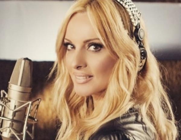 Πέγκυ Ζήνα : H απάντηση για τη διένεξη με την οικογένεια της Βίκυς Μοσχολιού