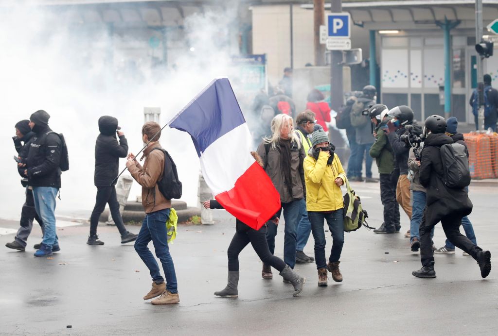 Γαλλία : Εκατοντάδες συλλήψεις διαδηλωτών του κινήματος των Κίτρινων Γιλέκων