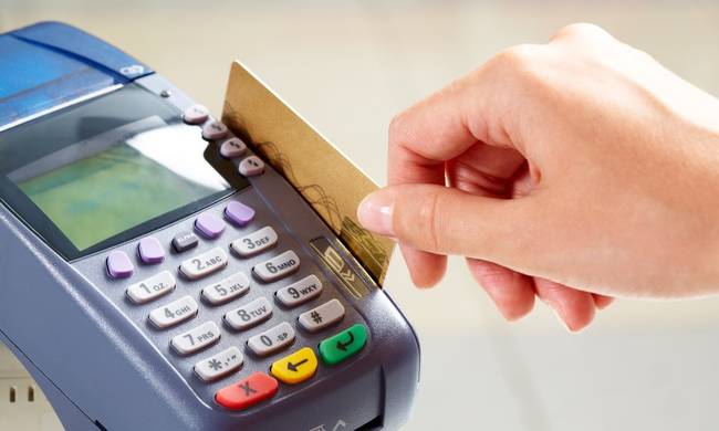 Αποδείξεις : Πληρώνεις με κάρτα και παίρνεις επιστροφή… μετρητά | in.gr