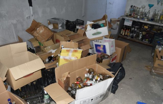 ΑΑΔΕ : Ξετρύπωσε κύκλωμα παραγωγής και διακίνησης νοθευμένων ποτών σε Λάρισα και Μαγνησία