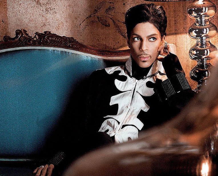 Little Red Corvette : H «πικάντικη» ιστορία πίσω από την επιτυχία του Prince