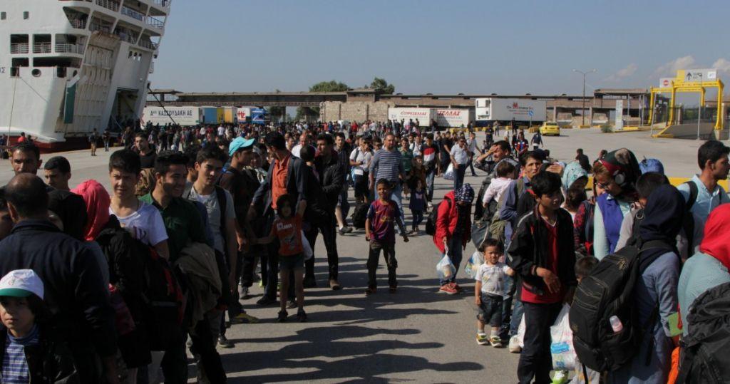 Όσο θα μιλάμε για σουβλάκια και μπύρες, το μεταναστευτικό θα μας πνίγει