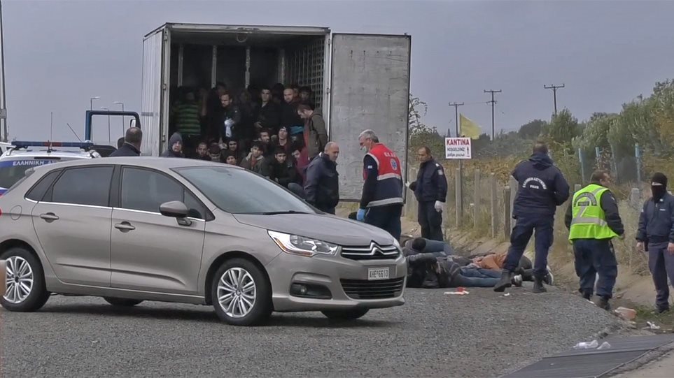 Ξάνθη: Νοσηλεύονται 8 πρόσφυγες που εντοπίστηκαν μέσα σε φορτηγό - ψυγείο