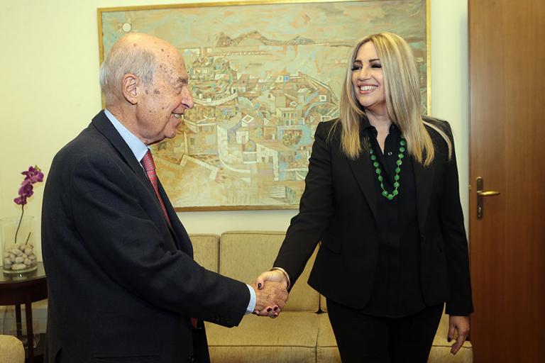 Αναταράξεις στο ΠΑΣΟΚ – Επικοινωνία Φώφης με Σημίτη