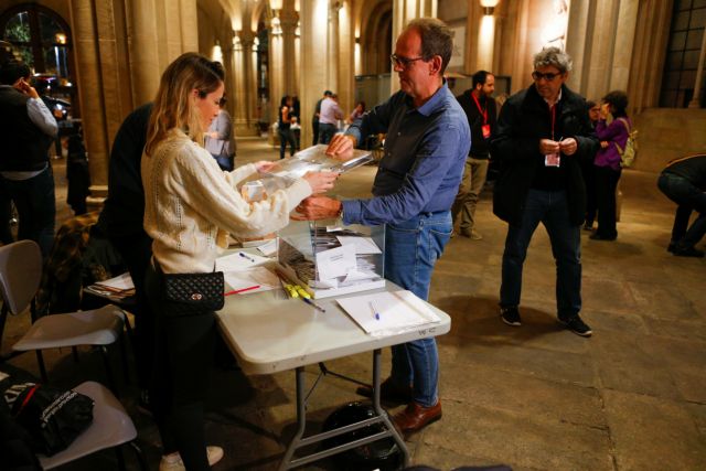 Ισπανία : Νικητής των εκλογών ο Σάντσεθ, αναζητά συμμάχους για την κυβέρνηση