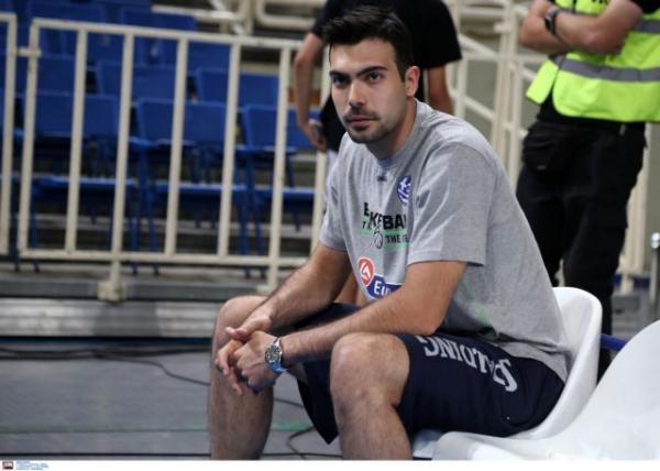 Σλούκας : Αντιδράσεις επειδή δεν κράτησε το πανό για τον Κεμάλ – Τα εμετικά σχόλια και η απάντησή του ίδιου