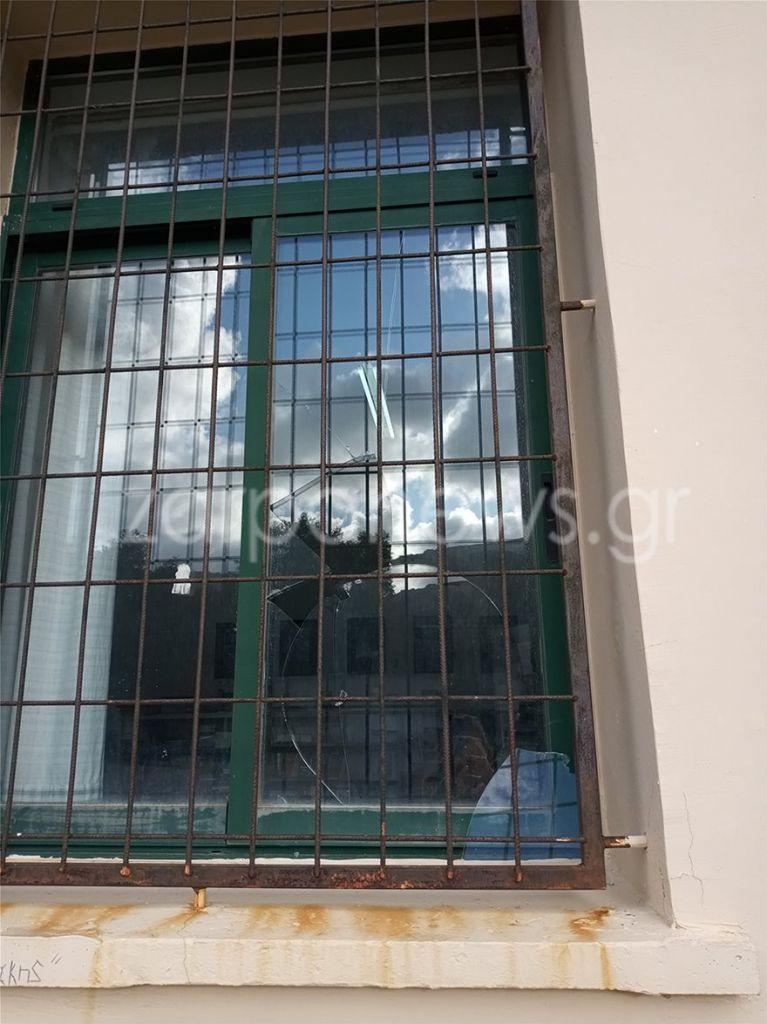 Χανιά : Άγνωστοι «γάζωσαν» σχολείο