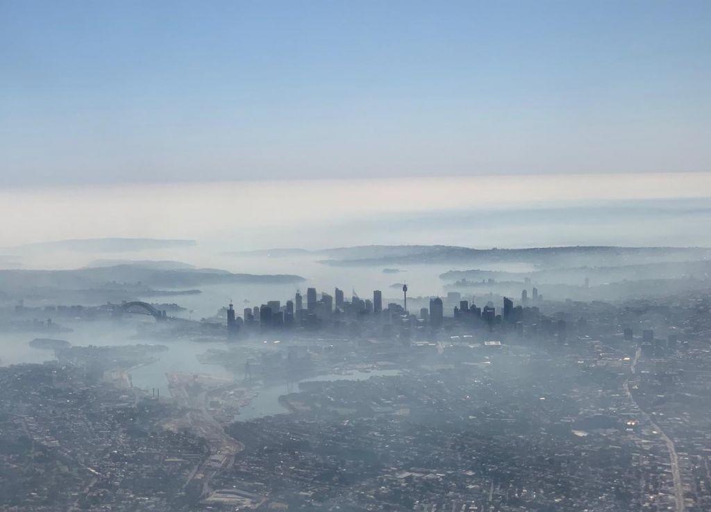 Αυστραλία : Σε επικίνδυνο επίπεδο η ατμοσφαιρική μόλυνση στο Σίδνεϊ λόγω τεράστιας πυρκαγιάς