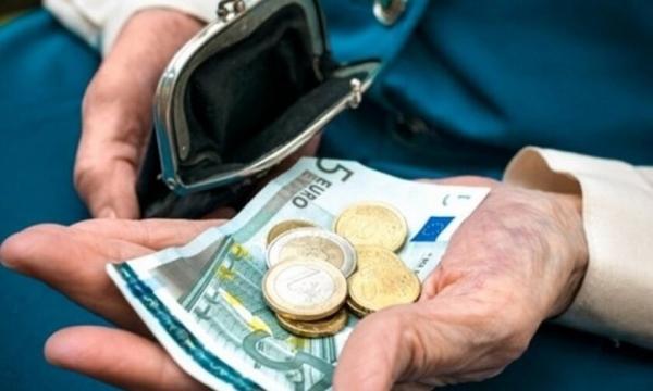 Συντάξεις – φιλοδώρημα για τη γενιά των 300 ευρώ