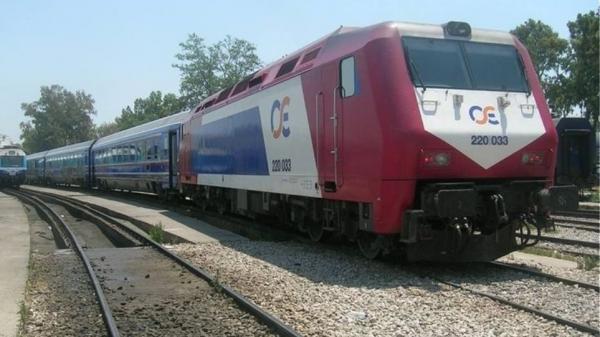 Θεσσαλονίκη : Τρένο με 50 επιβάτες παρέσυρε σκύλο και υπέστη μηχανική βλάβη