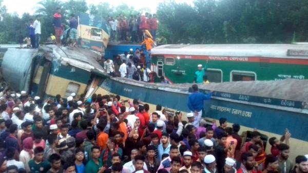 Μπανγκλαντές: 14 νεκροί και 40 τραυματίες σε μετωπική σύγκρουση τρένων