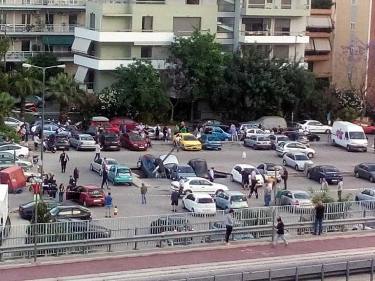 Ταύρος : Ακόμη να κλείσει η τρύπα στο πάρκινγκ δίπλα στον ΗΣΑΠ – Μαθήτρια καυτηριάζει την ελληνική γραφειοκρατία