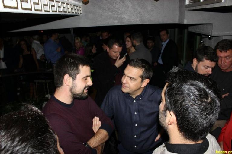 Τσίπρας : Μπαρότσαρκα στην Κοζάνη – Οι καπνιστές, οι καταληψίες και οι σέλφι