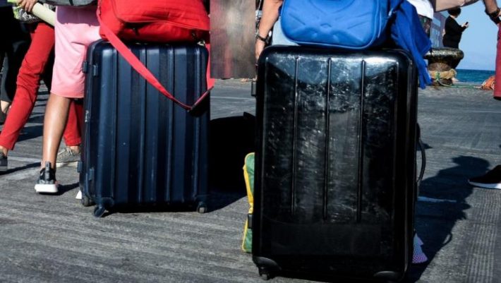 Χίος : Προσπάθησε να μεταφέρει στον Πειραιά 22χρονη, κρύβοντάς την σε βαλίτσα