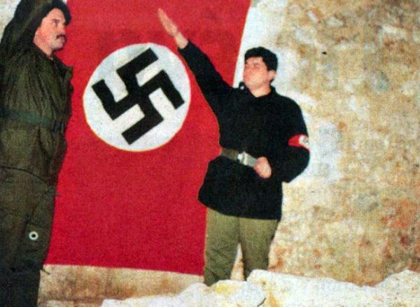 Ο υμνητής του Χίτλερ, Νίκος Μιχαλολιάκος, που κρύβεται για να γλιτώσει την καταδίκη