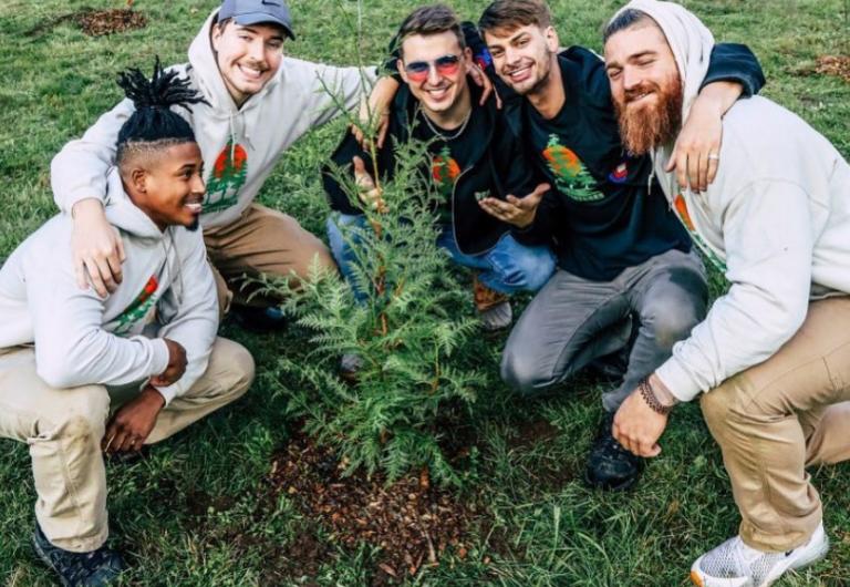 Διάσημοι YouTubers φυτεύουν 20 εκατομμύρια δέντρα