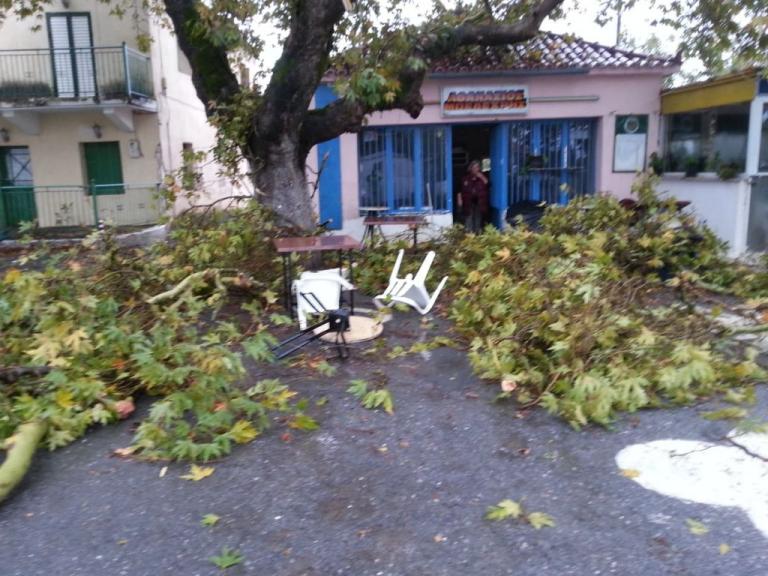 Ζημιές από ανεμοστρόβιλο στη Μεσσηνία