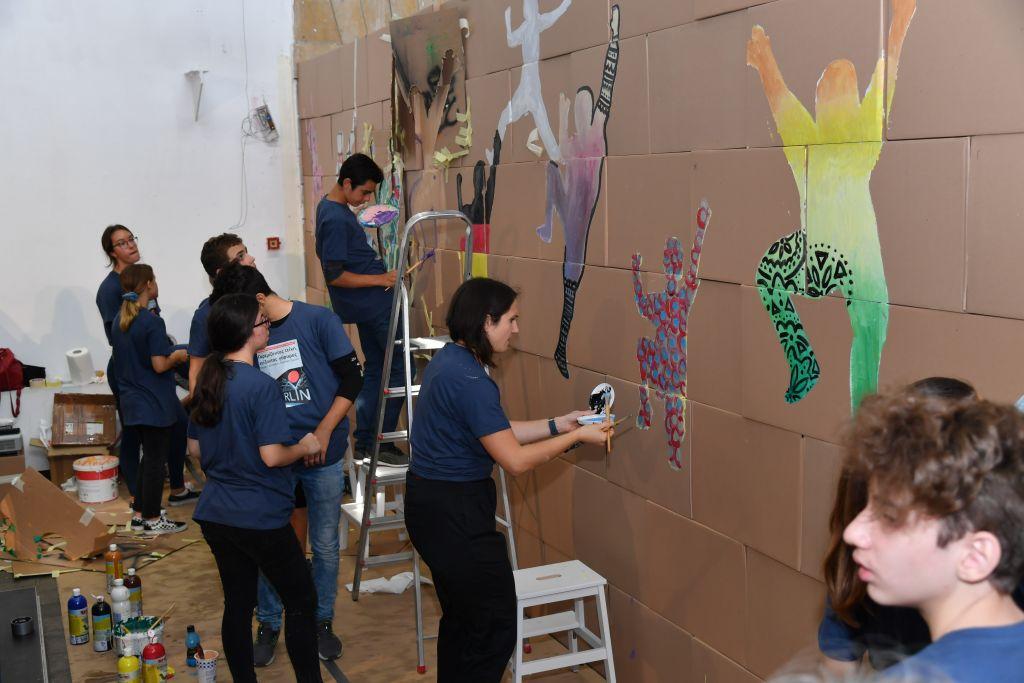 «Γκρεμίζοντας τείχη, χτίζοντας γέφυρες» : 30 χρόνια από την πτώση του τείχους του Βερολίνου