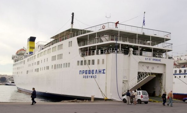 Πλοίο «Πρέβελης» : Προσέκρουσε στο λιμάνι της Κάσου