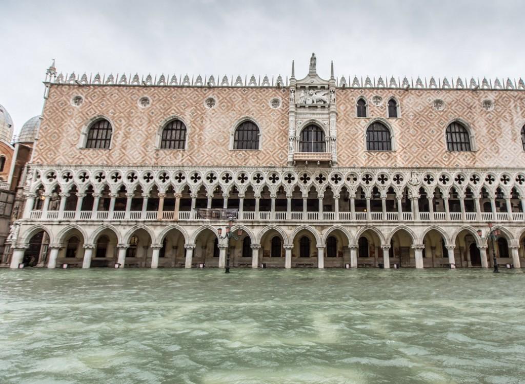 Ιταλία : Σφοδρές βροχοπτώσεις – «Βούλιαξε» ξανά η Βενετία
