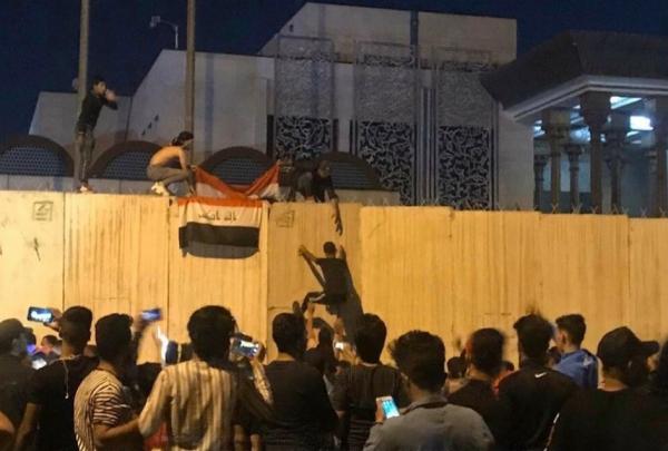 Ιράν : «Θάνατος στην Αμερική» φωνάζουν διαδηλωτές