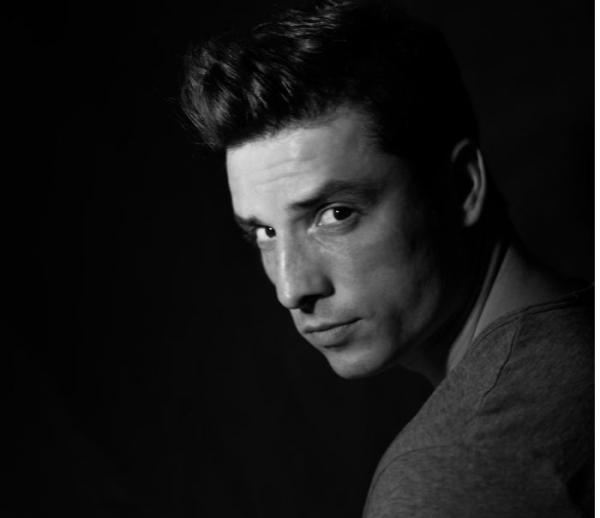 Ο Σπύρος Χατζηαγγελάκης μιλάει στο in.gr για το «Δαχτυλίδι της μάνας»