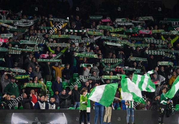 Δέκα χιλιάδες φίλαθλοι της Μπέτις εμψύχωσαν τους παίκτες ενόψει ντέρμπι (vid)