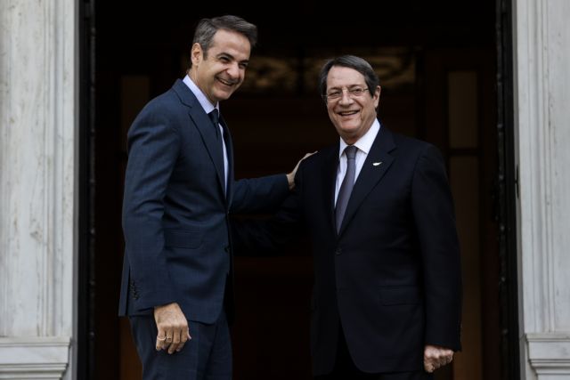 Τηλεφωνική επικοινωνία Μητσοτάκη με Αναστασιάδη – Τι συζήτησαν