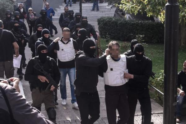 Επαναστατική Αυτοάμυνα : Στον ανακριτή οι συλληφθέντες