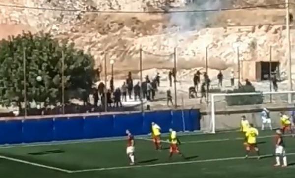Σοβαρά επεισόδια ανάμεσα σε οπαδούς του Ιωνικού και της Προοδευτικής (vid)