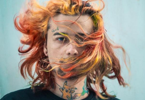 Ο Sin Boy μας συστήνει τη «δίδυμη» Sin Girl