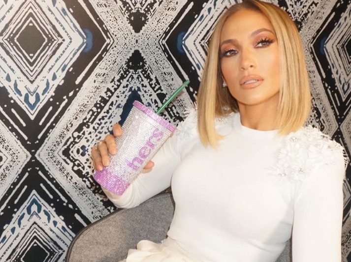 Απίστευτο: Αυτή είναι η 19χρονη σωσίας της Τζένιφερ Λόπεζ