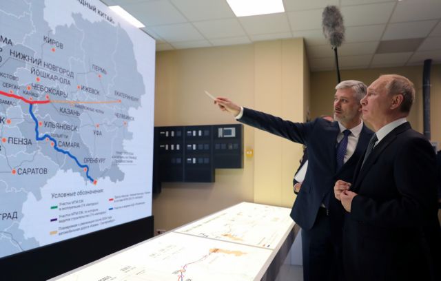 Ρωσία: Ο Πούτιν εγκαινίασε τον πρώτο αυτοκινητόδρομο Μόσχα – Αγία Πετρούπολη