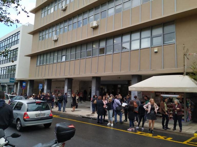 Σεισμός : Στους δρόμους οι κάτοικοι μετά τα 6,1 Ρίχτερ [Εικόνες]