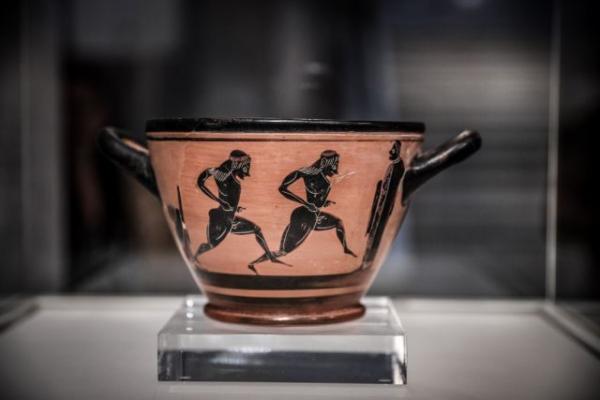 Επαναπατρίστηκε ο αρχαίος σκύφος – έπαθλο του Σπύρου Λούη