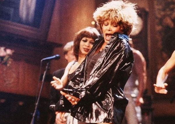 Τίνα Τέρνερ: Γιορτάζει τα γενέθλιά της και δηλώνει περήφανη 80αρα