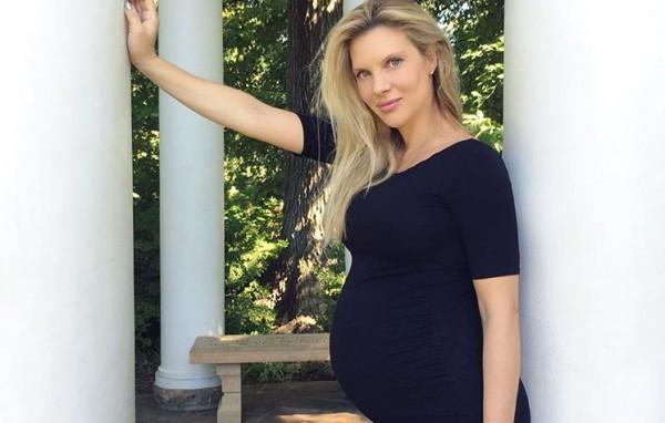 Η Χριστίνα Αλούπη τολμάει να τσαλακωθεί