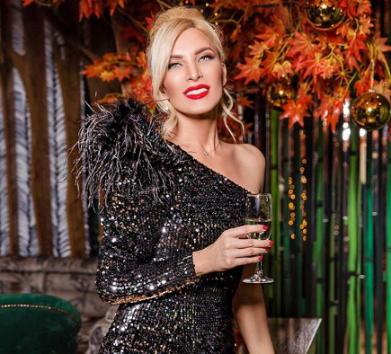 Κατερίνα Καινούργιου: «Τα Χριστούγεννα με βρήκαν πιο ευτυχισμένη από ποτέ»