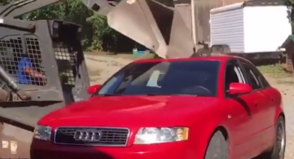 Του έδωσε το αμάξι και της… έδωσε να καταλάβει