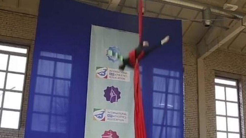 Σοκαριστικό ατύχημα για ακροβάτη – Πέφτει από ύψος 7,5μ.