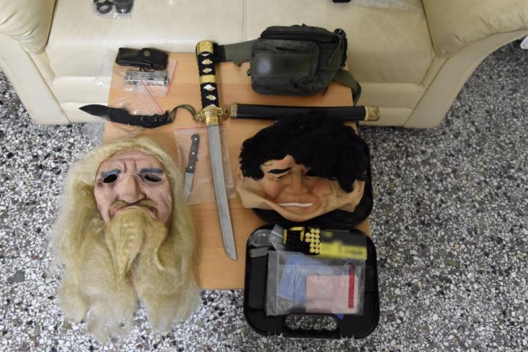 Βοιωτία : Μάσκες, όπλα και φυσίγγια πίσω από τη δολοφονία πατέρα και γιου