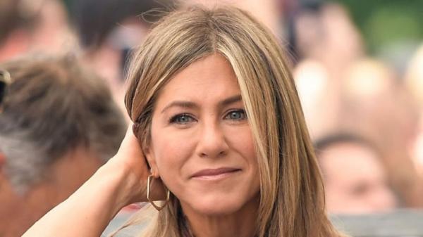 Τζένιφερ Άνιστον : Ποζάρει με τον έλληνα μπαμπά της