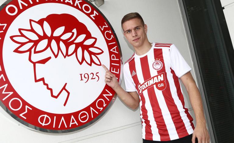 Επίσημα παίκτης του Ολυμπιακού ο Τσούμιτς παρά το «μπάσιμο» του ΠΑΟΚ