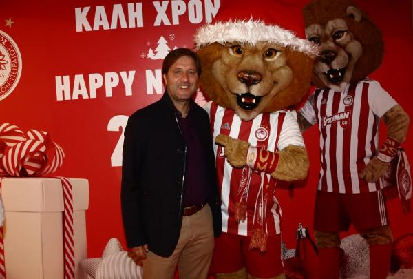 H χριστουγεννιάτικη γιορτή του Ολυμπιακού στο «Γ. Καραϊσκάκης» [Εικόνες]