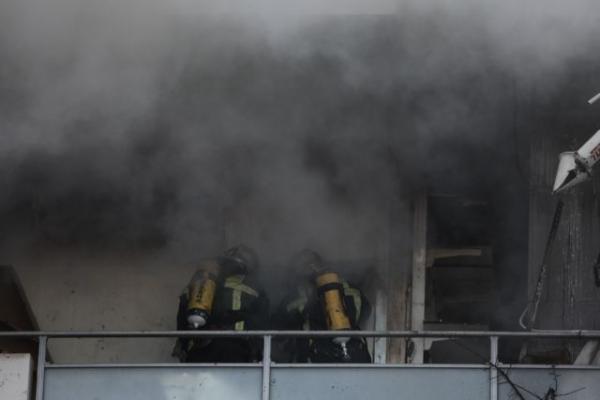 Φωτιά στο Χολαργό : Καταστράφηκε ολοσχερώς ο δεύτερος όροφος του πολυκαταστήματος