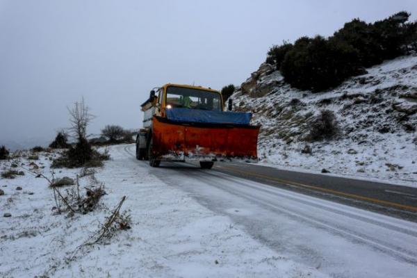 Δερβενοχώρια : Εντοπίστηκε σώος ο 27χρονος που εγκλωβίστηκε στα χιόνια
