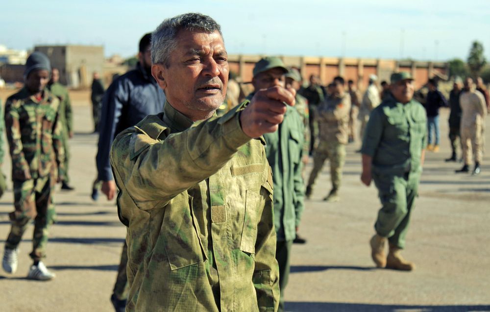 Καζάνι που βράζει η Λιβύη: Προέλαση Χαφτάρ στην Τρίπολη - Στρατό στέλνει η Αγκυρα