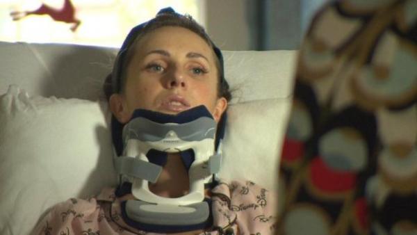 Σκωτία : Βγήκε να πετάξει τα σκουπίδια και την καταπλάκωσε καναπές